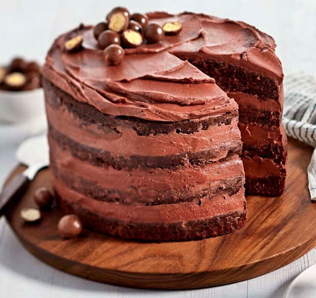 Chocolate Buttercream Icing Layer Cake