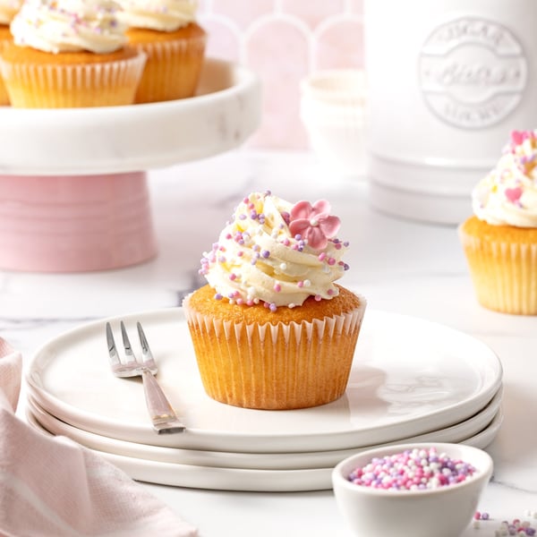 Vanilla Cupcakes with Buttercream Icing