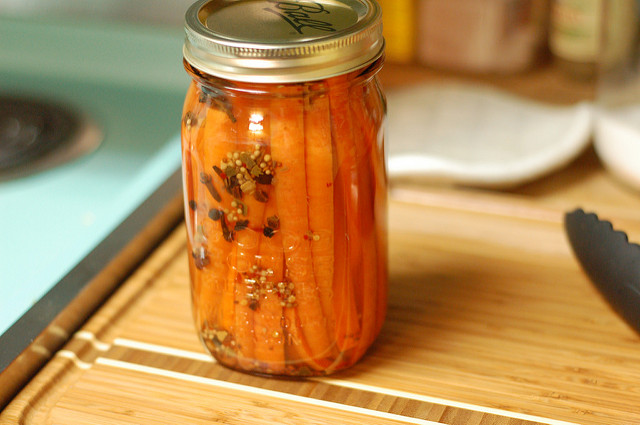 Pickled Carrot and Dipping Sauce