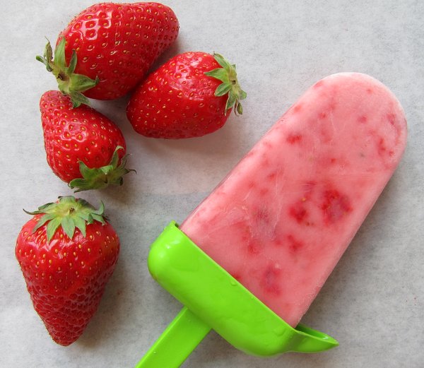 Strawberry Frozen Yoghurt Ice Blocks